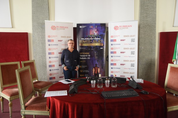 Зоя Суровцева перед началом пресс-конференции Ильи Авербуха в мэрии Турина 2 октября 2018 г.
